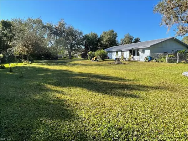 Labelle, FL 33935,870 Ross RD