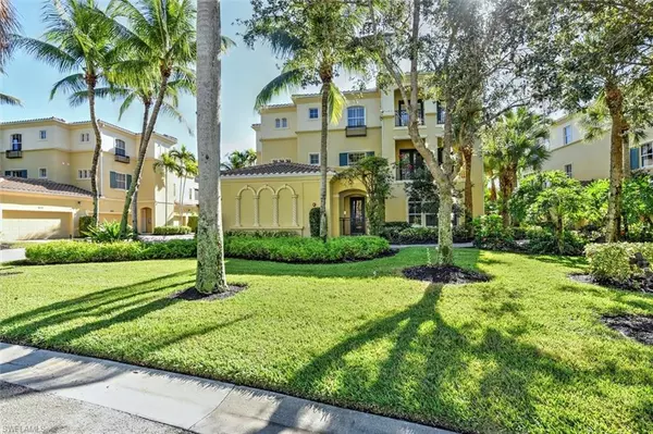 Naples, FL 34109,2814 Tiburon BLVD E #102