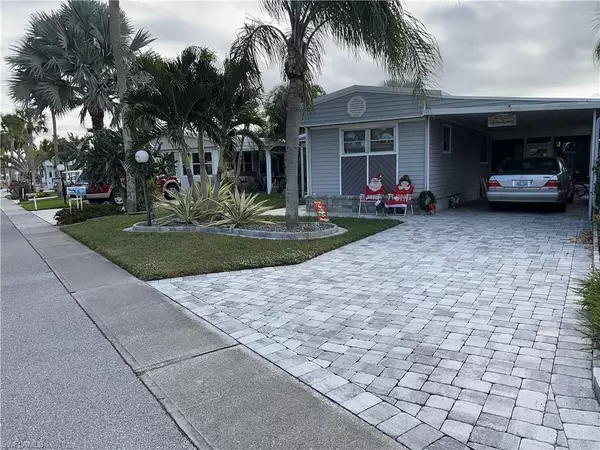 Fort Myers Beach, FL 33931,11351 Azalea LN