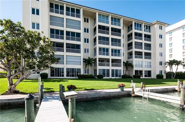 Naples, FL 34103,2600 Gulf Shore BLVD N #31