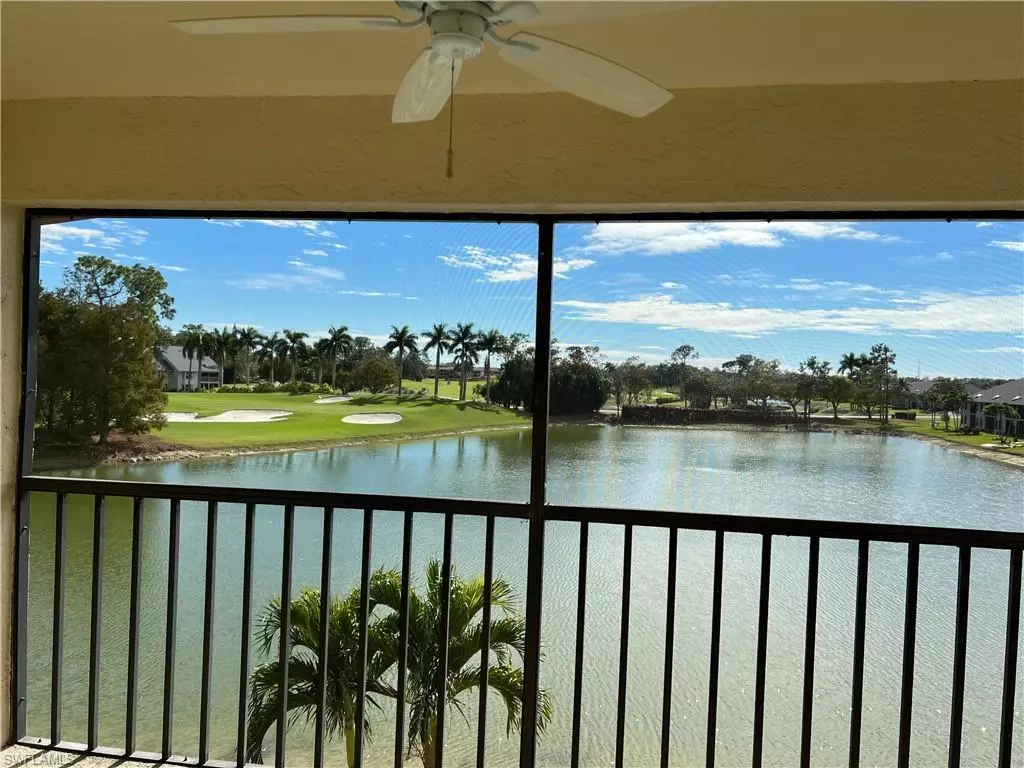 Naples, FL 34104,7220 Coventry CT #225