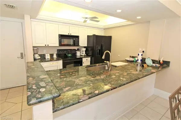 Sanibel, FL 33957,1501 Middle Gulf DR #G104