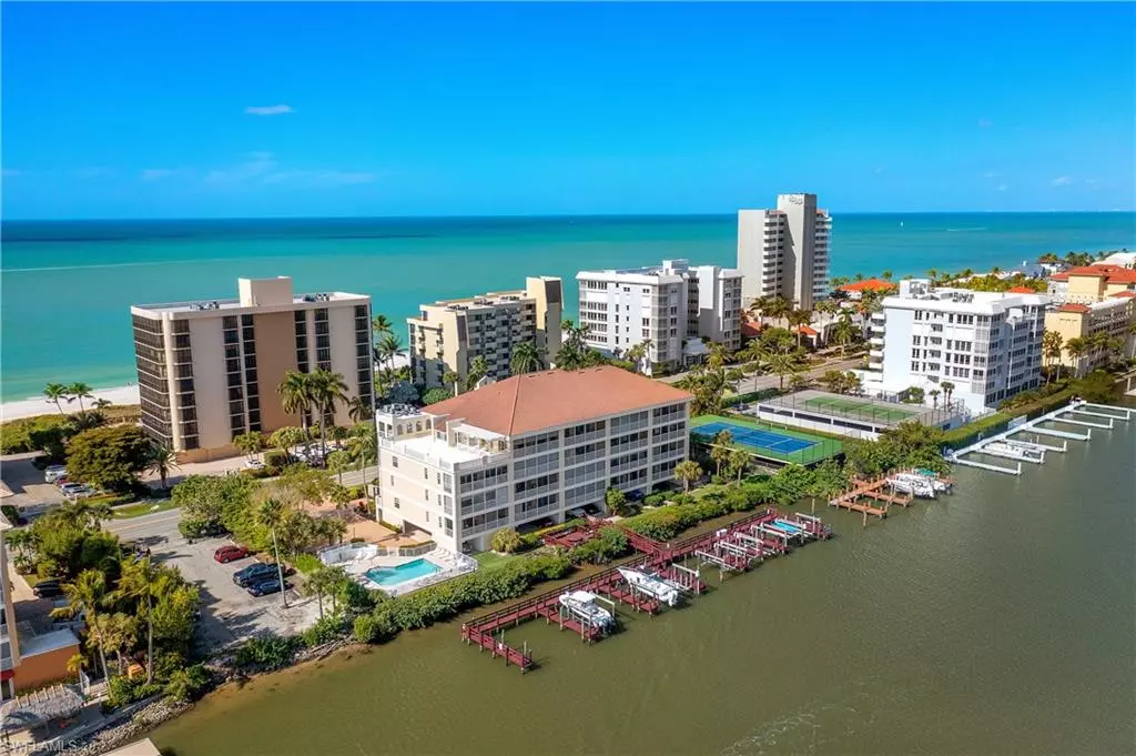 Naples, FL 34108,9700 Gulf Shore DR #202