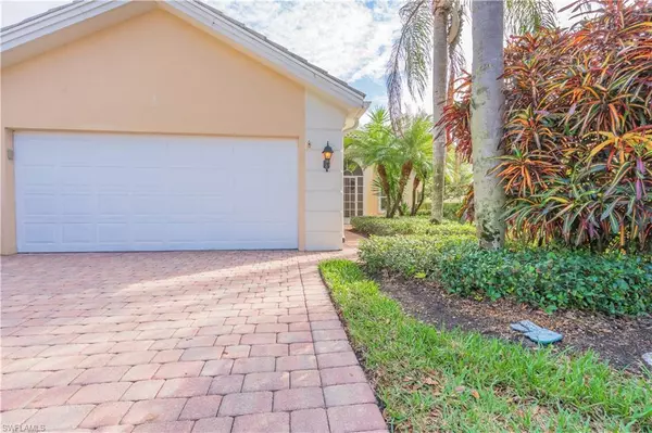 4406 Prescott LN, Naples, FL 34119