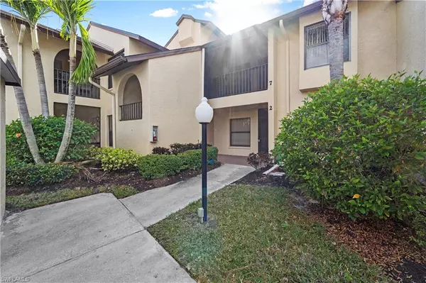 Fort Myers, FL 33919,8340 Charter Club CIR #2