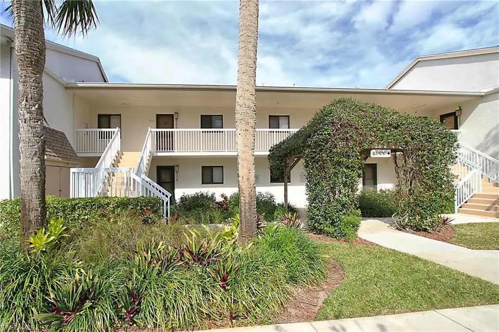 Naples, FL 34108,910 Vanderbilt Beach RD #526W