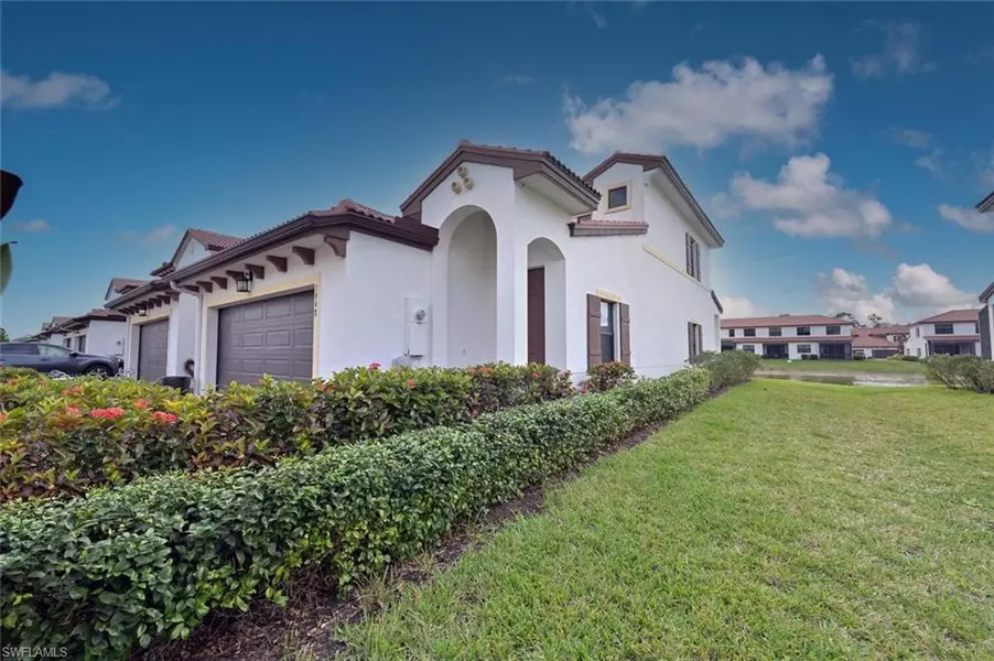 7948 BRISTOL CIR, Naples, FL 34120