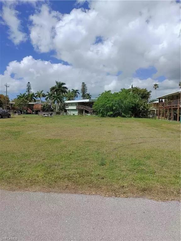 Everglades City, FL 34139,306 Storter AVE S