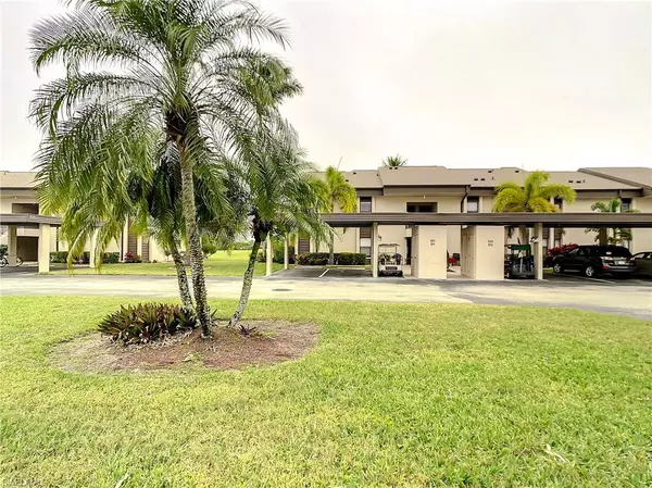 Fort Myers, FL 33907,5805 Trailwinds DR #321