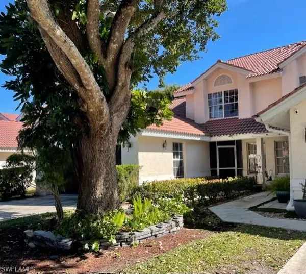 4718 Via Carmen #31, Naples, FL 34105