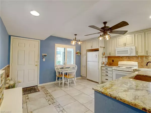 Naples, FL 34112,5767 Deauville CIR #D102