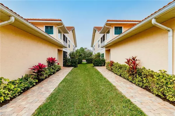 Naples, FL 34110,5360 Andover DR #202