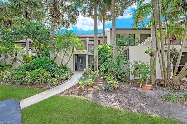 1812 Kings Lake BLVD #202, Naples, FL 34112