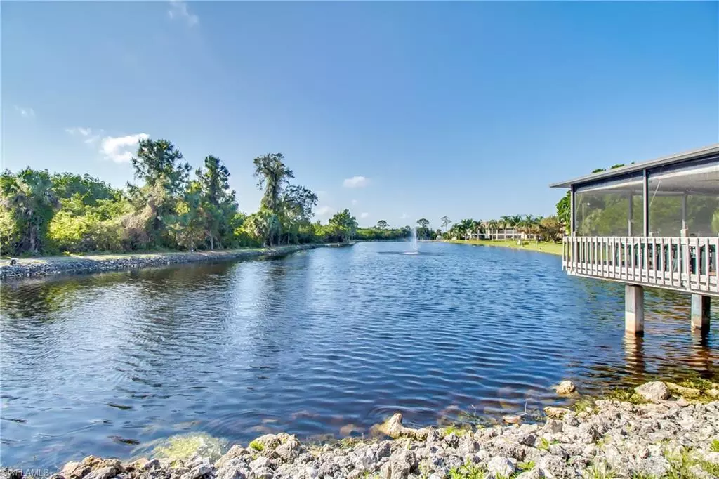 North Fort Myers, FL 33917,5716 Foxlake DR #1