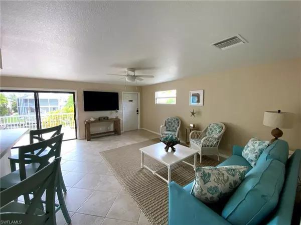 Fort Myers Beach, FL 33931,110 Bahia VIA