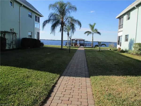 3225 E Riverside DR #55E, Fort Myers, FL 33916