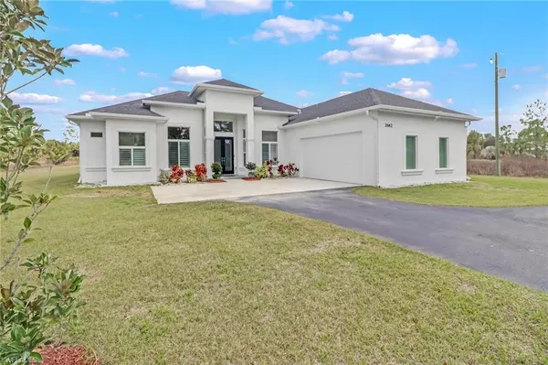 2662 2nd ST NW, Naples, FL 34120