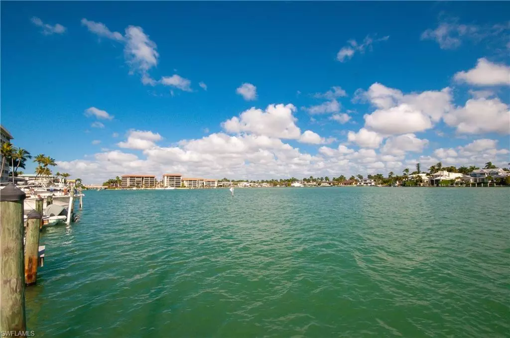 Naples, FL 34103,2600 Gulf Shore BLVD N #55