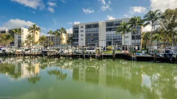 Fort Myers Beach, FL 33931,4491 Bay Beach LN #131