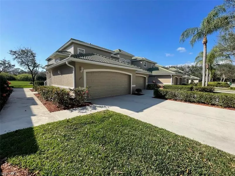 3495 Laurel Greens LN S #201, Naples, FL 34119