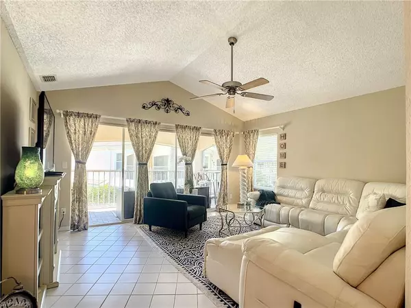 Naples, FL 34105,1044 Woodshire LN #B212