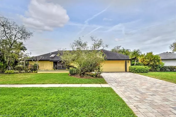 Naples, FL 34105,2460 Pinewoods CIR