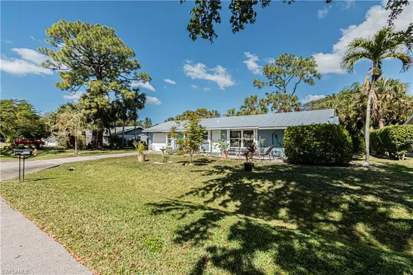 Naples, FL 34104,2553 Outrigger LN