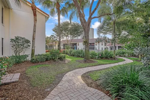 Naples, FL 34108,619 Serendipity DR #619