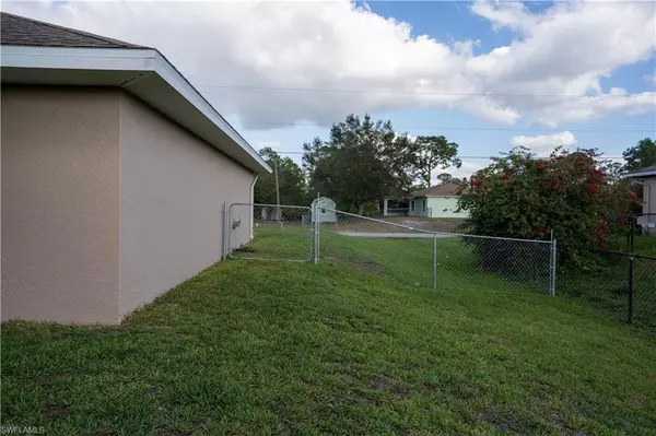 Lehigh Acres, FL 33971,2803 Tena AVE N