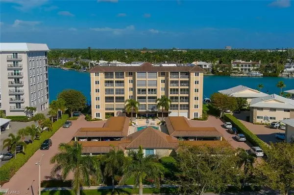 2600 Gulf Shore BLVD N #25, Naples, FL 34103