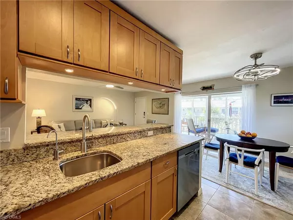 Sanibel, FL 33957,601 Periwinkle WAY #D5