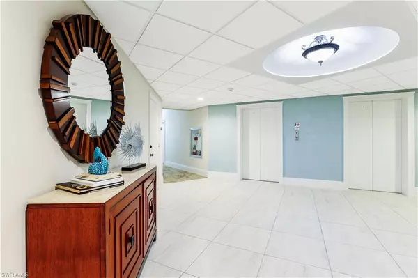 Marco Island, FL 34145,220 Seaview CT #301