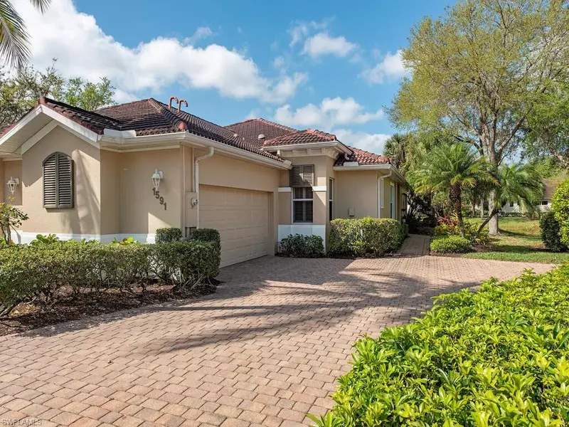 1591 Cayman CT #16, Naples, FL 34119