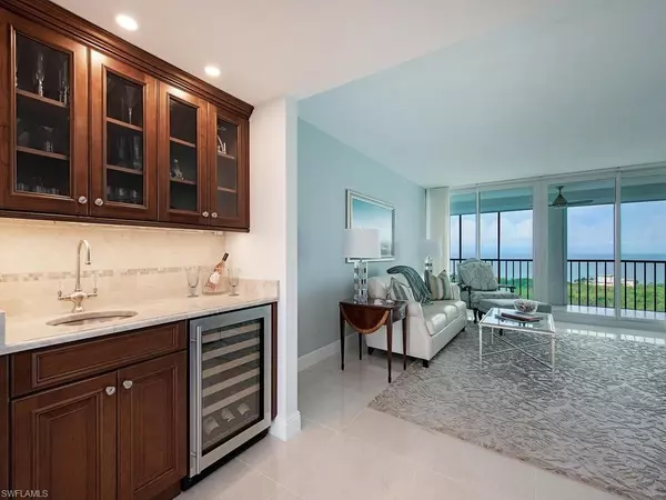 Naples, FL 34108,7515 Pelican Bay BLVD #19B