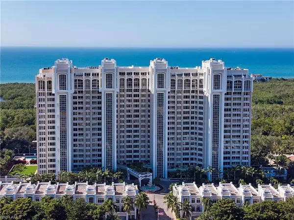 7117 Pelican Bay BLVD #804, Naples, FL 34108