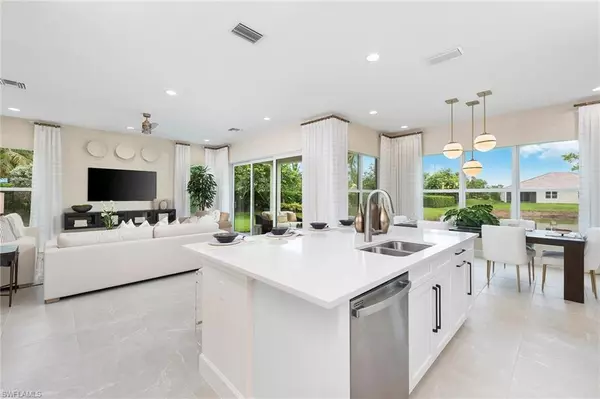 28397 Turin CT, Bonita Springs, FL 34135