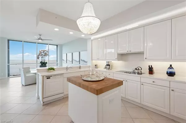 Marco Island, FL 34145,4000 Royal Marco WAY #525