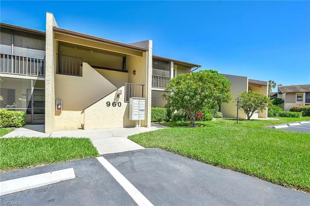 Naples, FL 34110,960 Palm View DR #211