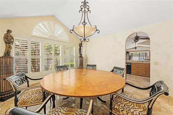 Naples, FL 34113,481 Crestwood LN