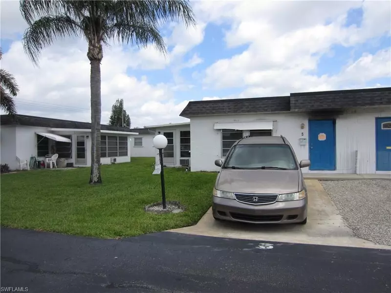 5 Temple CT, Lehigh Acres, FL 33936