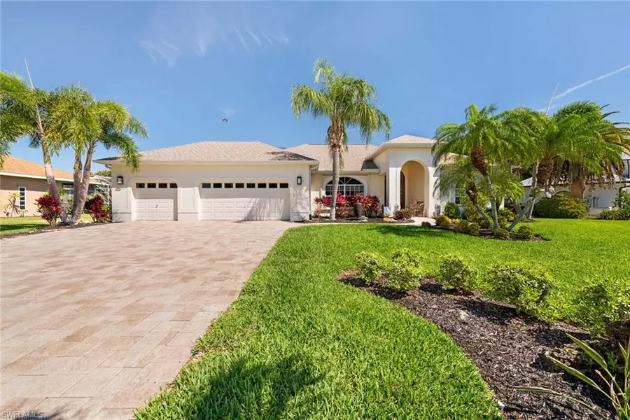 2035 Teagarden LN, Naples, FL 34110