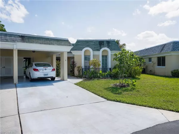 3 Plaza CT, Lehigh Acres, FL 33936