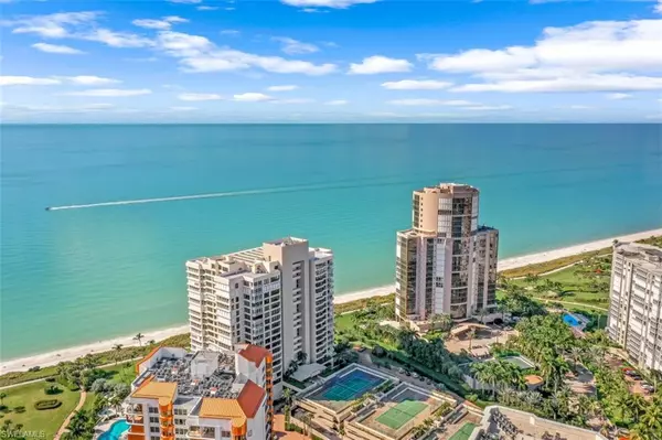 Naples, FL 34103,4301 Gulf Shore BLVD N #304