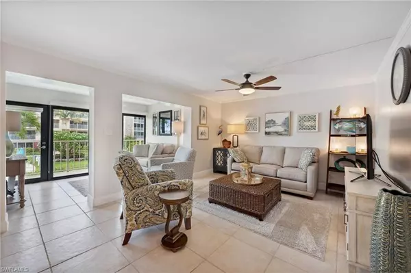 Naples, FL 34103,3450 Gulf Shore BLVD N #203