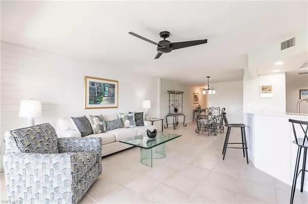 Marco Island, FL 34145,900 Collier CT #402