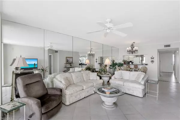 Marco Island, FL 34145,990 Cape Marco DR #607