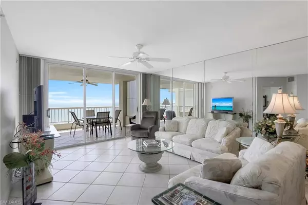 Marco Island, FL 34145,990 Cape Marco DR #607