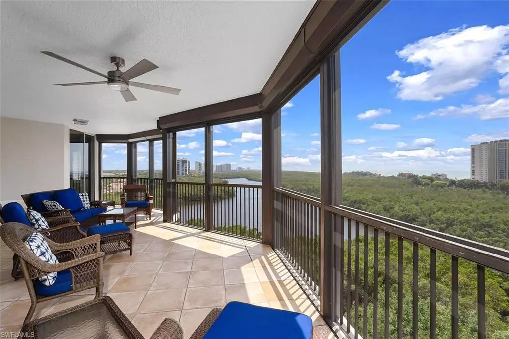 Naples, FL 34108,8960 Bay Colony DR #904