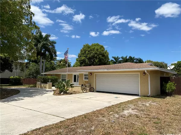 1321 Jambalana LN, Fort Myers, FL 33901