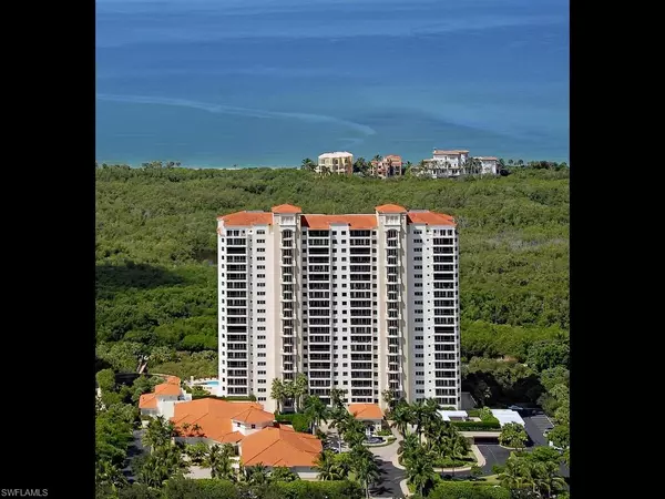 Naples, FL 34108,7425 Pelican Bay BLVD #602